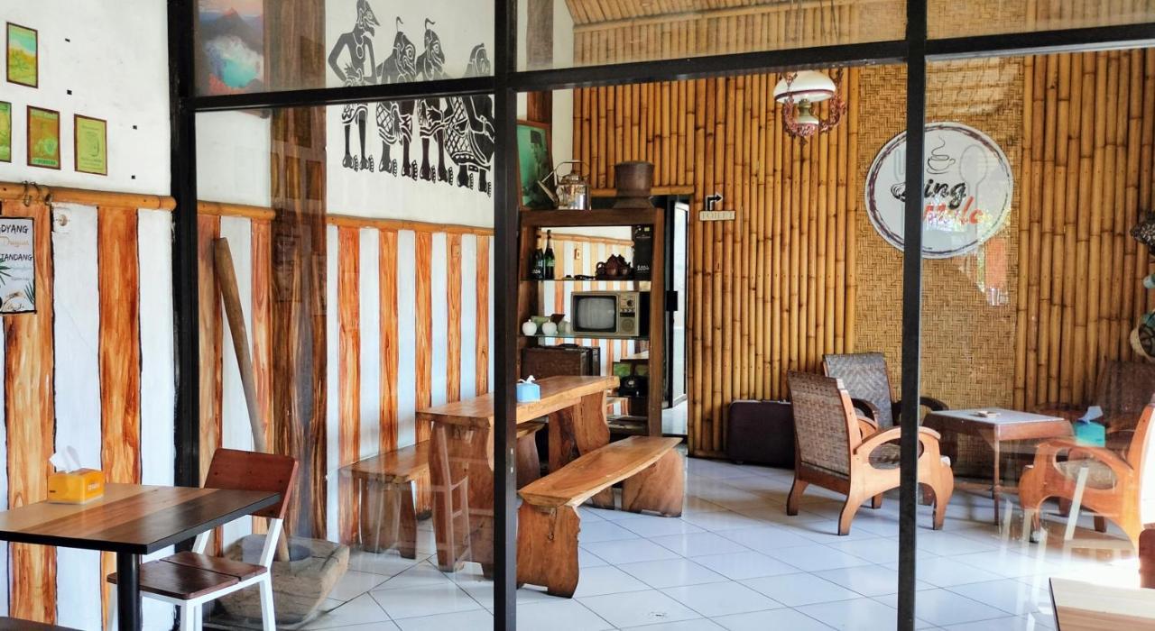 Latansa Homestay Баньюванги Экстерьер фото